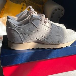 Reebok women’s size 7 stucco running shoes - never worn, still in box with tags